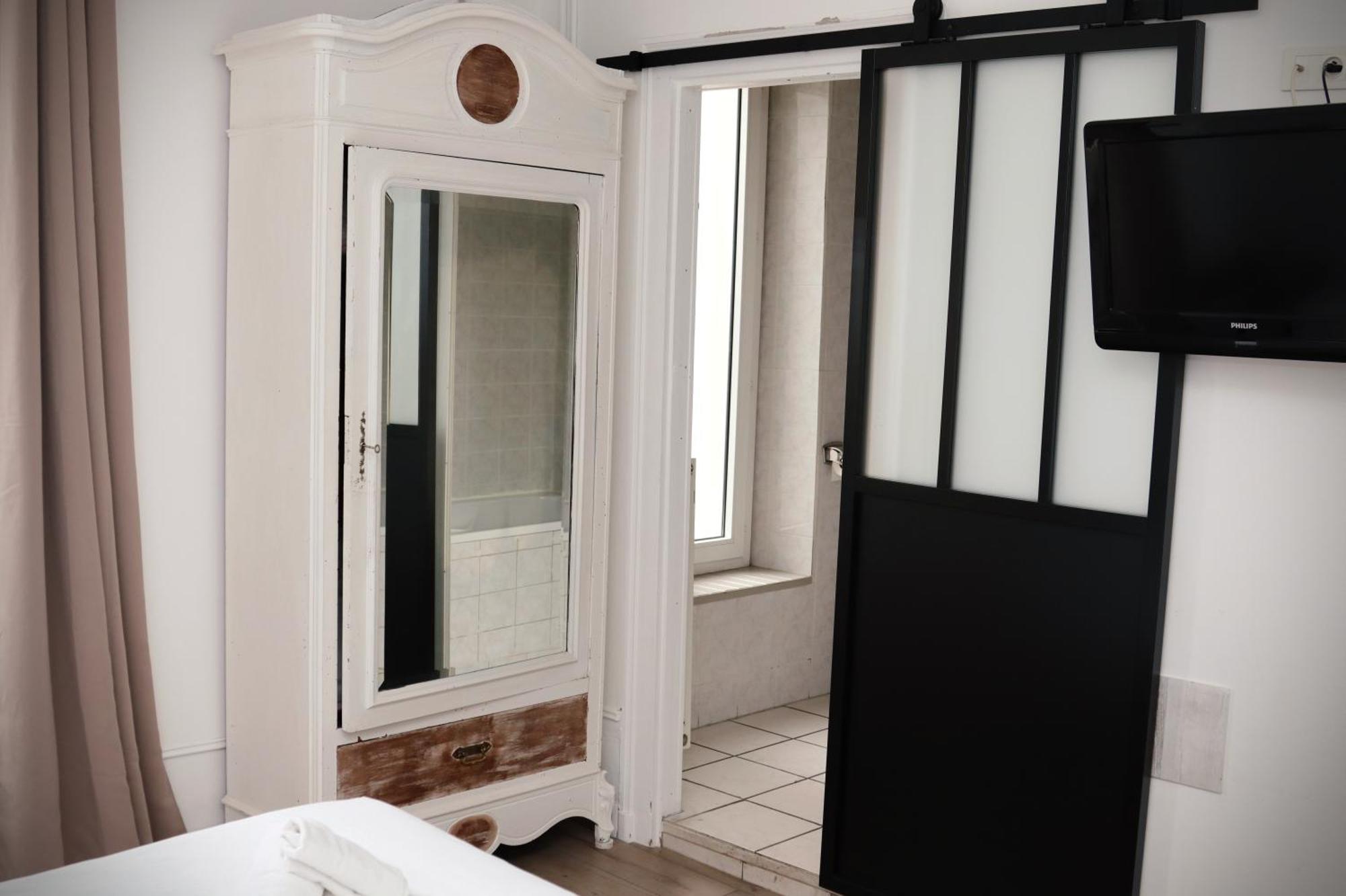 Hotel & Restaurant Le Patio Vichy Exterior photo
